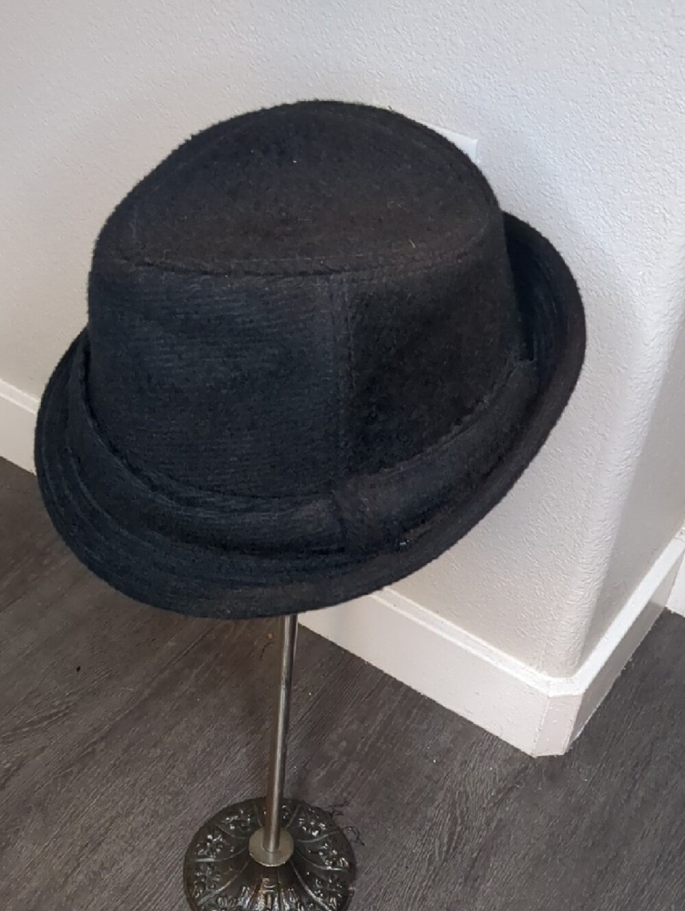 Vintage Black Wool Trilby Hat Fedora Urban Stingy Brim MCM SZ Large